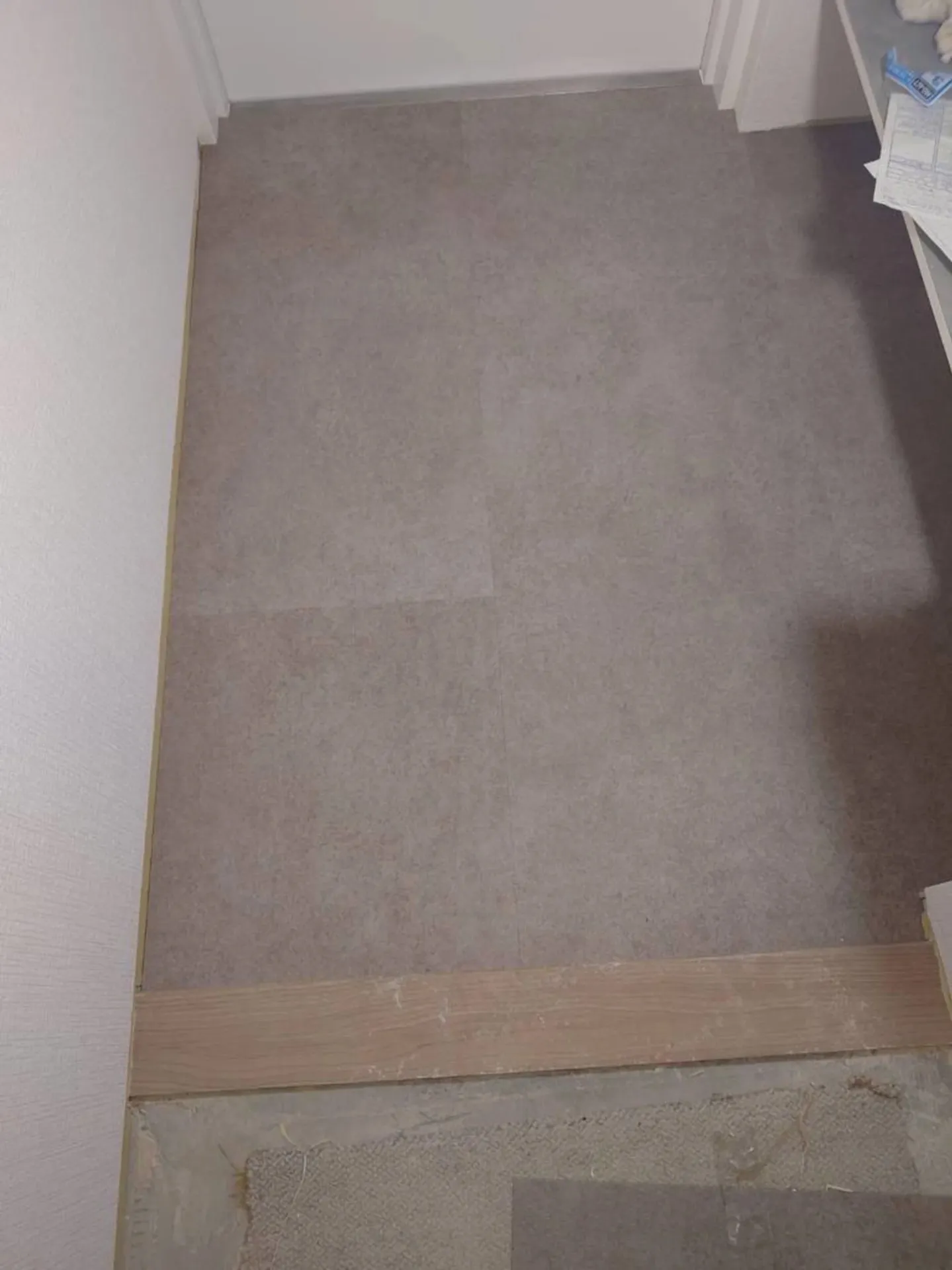 玄関床 施工後(塩ビタイル)